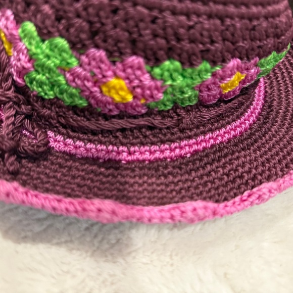 Crochet Floral Hat Girl - Picture 5 of 9